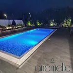 Anemelie Villa *