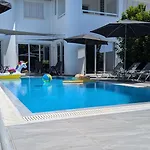 Anemelie Villa