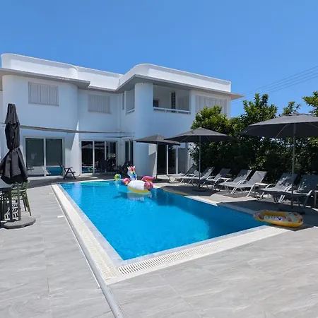 Anemelie Villa *