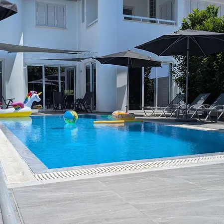 Anemelie Villa