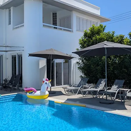 Anemelie Villa *