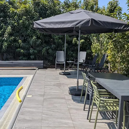Anemelie Villa *
